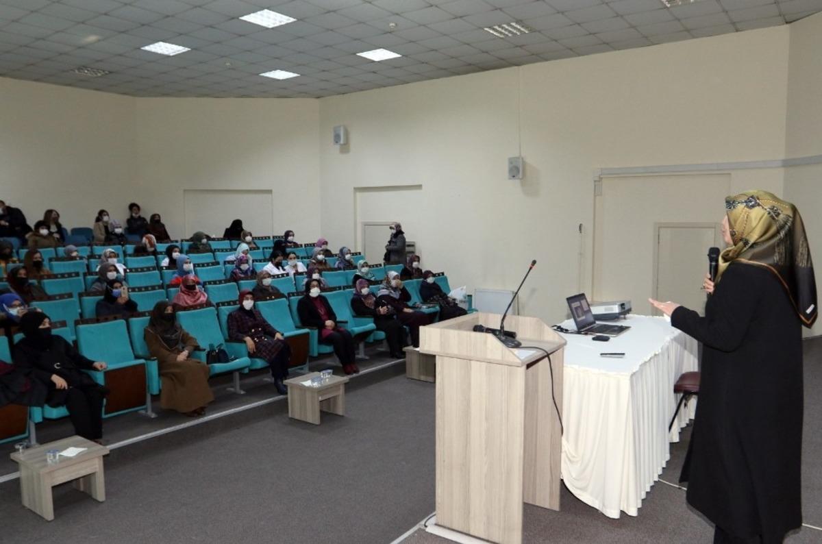 Van&rsquo;da &lsquo;G&ouml;n&uuml;lden G&ouml;n&uuml;le Dost Sohbetleri&rsquo; yeniden başladı