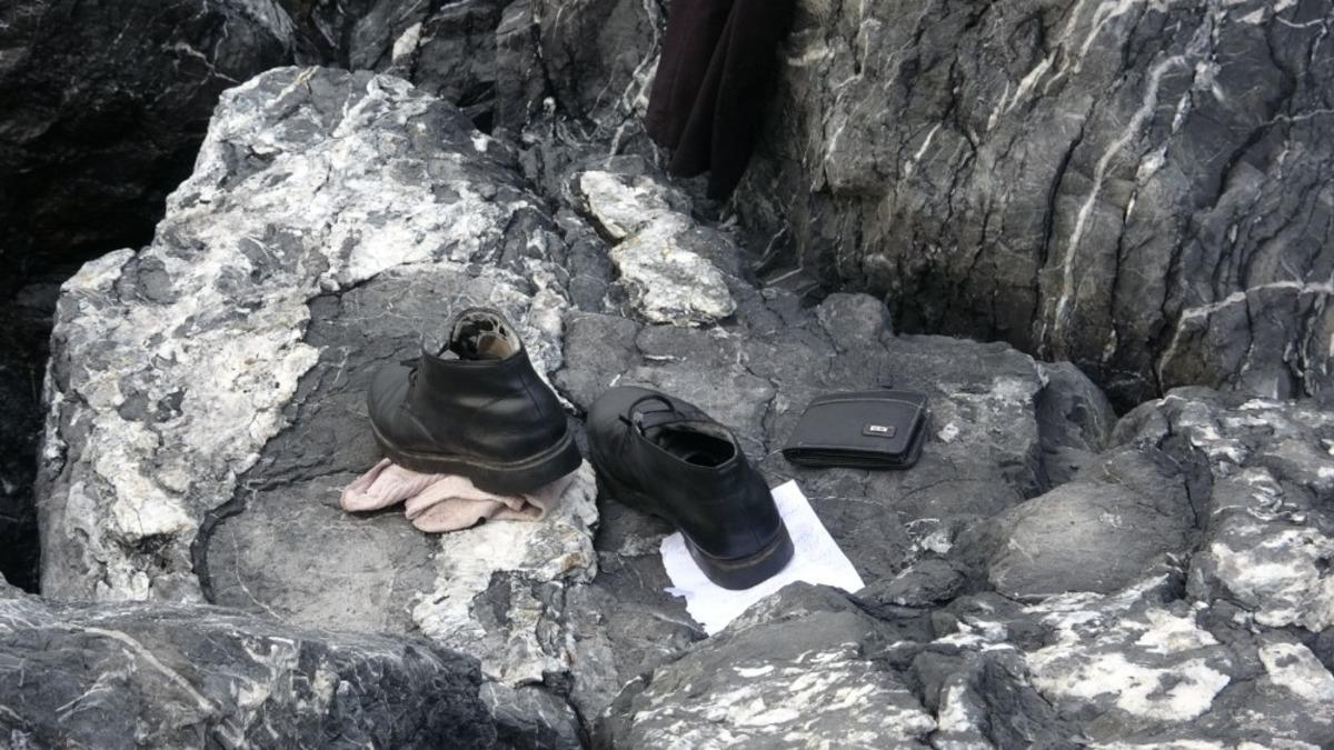 Ailesine veda notu bırakarak denize atladı