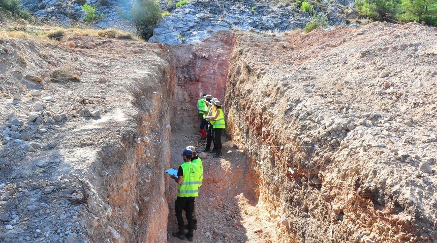 8 bin depreme neden olan Kırkağaç fayının üzeri yerleşime kapandı