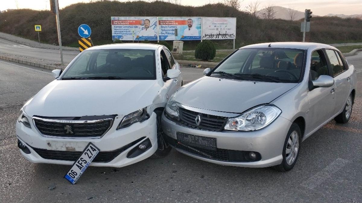 Samsun&rsquo;da doktor ile hemşirenin kullandığı ara&ccedil;lar &ccedil;arpıştı