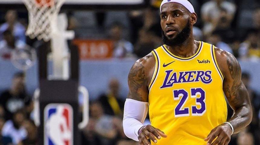 Lebron James'ten Bucks'a 34 sayı