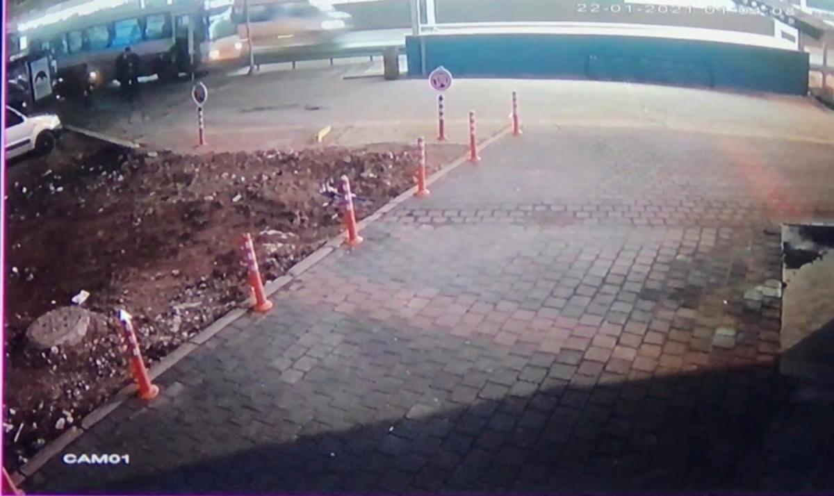 Bursa&rsquo;da 1 kişinin &ouml;ld&uuml;ğ&uuml; 4 kişinin yaralandığı kazanın g&ouml;r&uuml;nt&uuml;leri ortaya &ccedil;ıktı