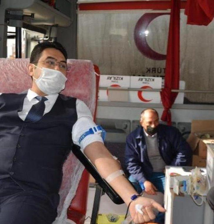 Kaymakam Yıldırım’dan kan bağışına destek G4