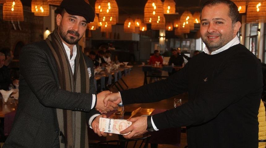 İş adamı Konak&ccedil;ı, s&ouml;z verdiği 100 bin TL yardımın 20 bin TL&rsquo;sini Fethiyespor&rsquo;a verdi