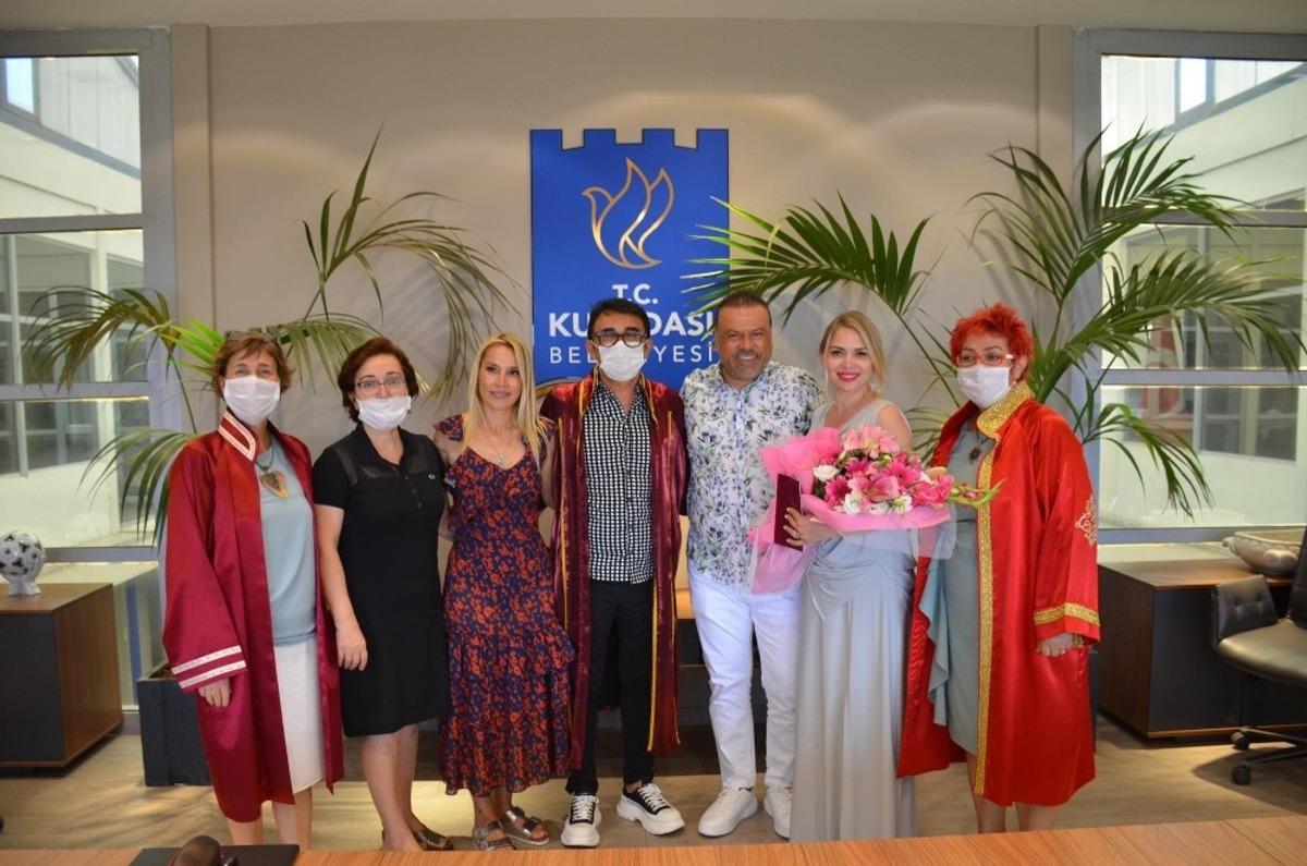 Kuşadası&rsquo;nda salgın s&uuml;resince 828 &ccedil;ift nikah kıydı