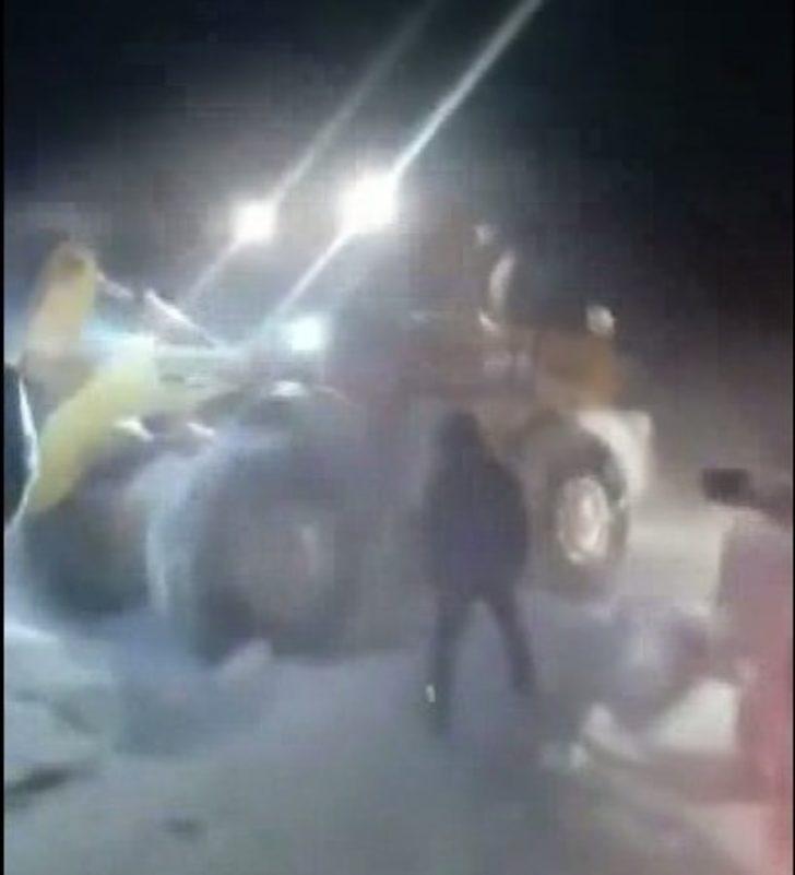 Ekipler hem yolları açıyor, hem de mahsur kalanları kurtarıyor G2