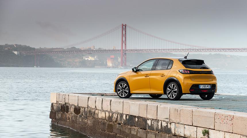 Yeni 2021 Peugeot 208 Türkiye'de tanıtıldı! Yeni 2021 Peugeot 208 Türkiye'de kaç paradan satılacak?