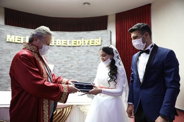 Melikgazi nikahta 21. yüzyılın 21. yılının 21. günü yoğunluğu G1