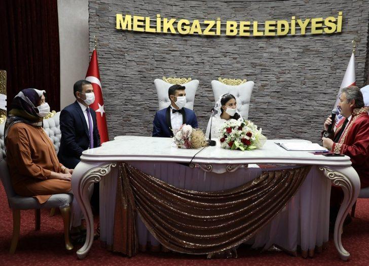 Melikgazi nikahta 21. yüzyılın 21. yılının 21. günü yoğunluğu G4