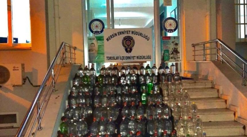 Mersin&rsquo;de 537 litre sahte alkol ele ge&ccedil;irildi
