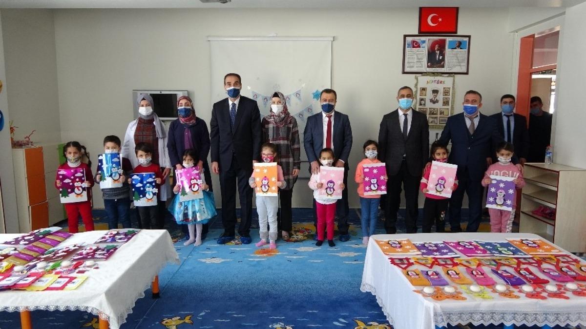 Muş&rsquo;ta anaokulu &ouml;ğrencilerinin karne heyecanı