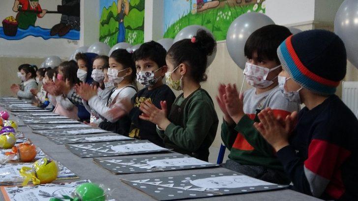 Muş’ta anaokulu öğrencilerinin karne heyecanı G2