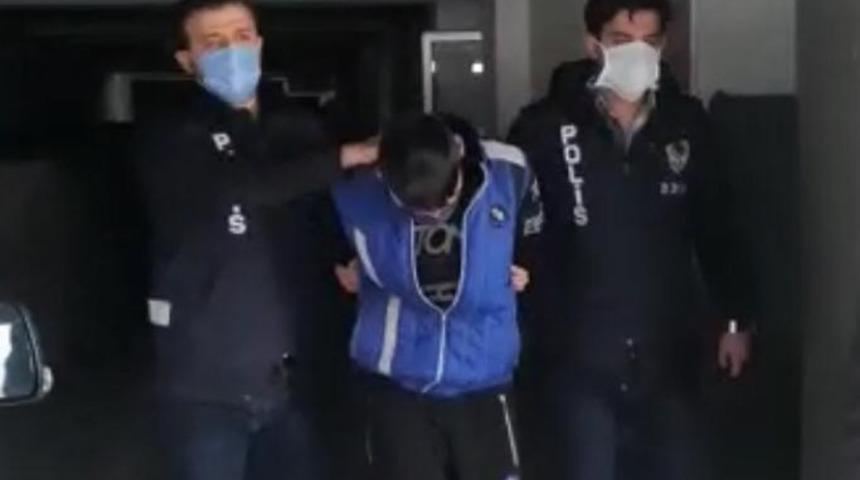 Husumetlisini öldürüp suçu yaşı küçük yeğenine üstlendirdi, farı yanmayan minibüs ele verdi