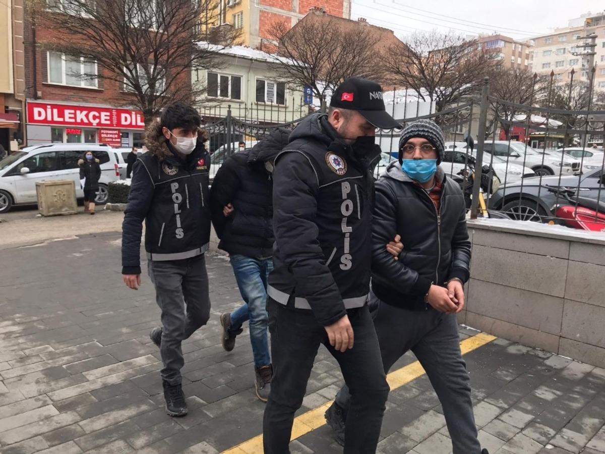Uyuşturucu satıcıları g&ouml;zaltında