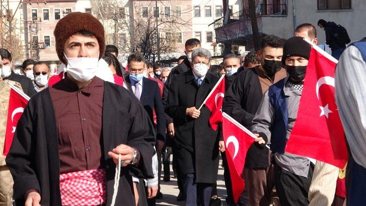 Vanlı 120 kahraman çocuğun anısına yürüyüş G4