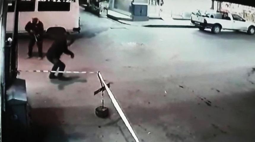 Bir liralık kağıt i&ccedil;in kurşunladı