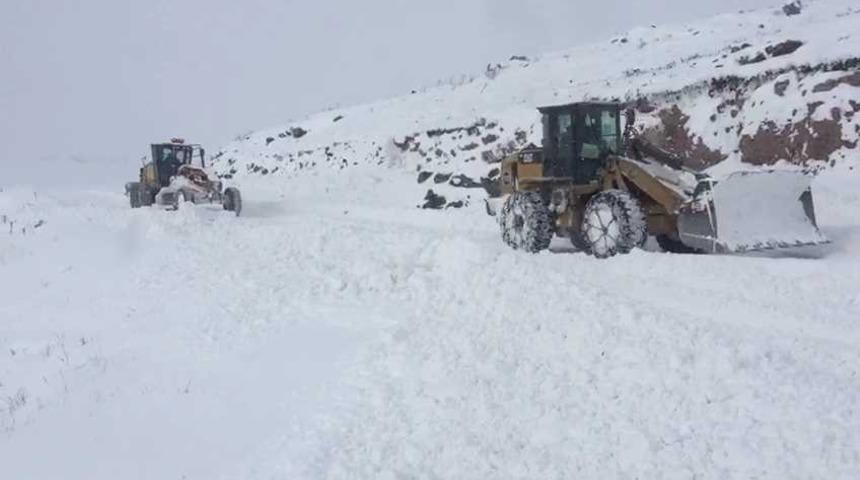 Iğdır’da karla mücadele çalışmaları devam ediyor
