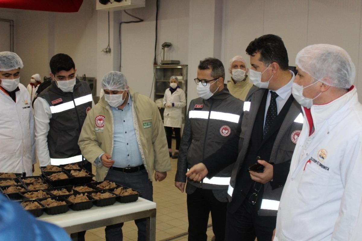 &Uuml;lkeyi ayağa kaldıran o g&ouml;r&uuml;nt&uuml;lerdeki 100 kilogram ete el konuldu