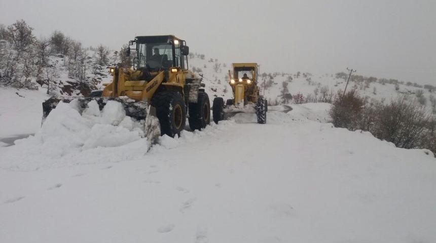 Adıyaman&rsquo;da 200 k&ouml;y yolu ulaşıma kapandı
