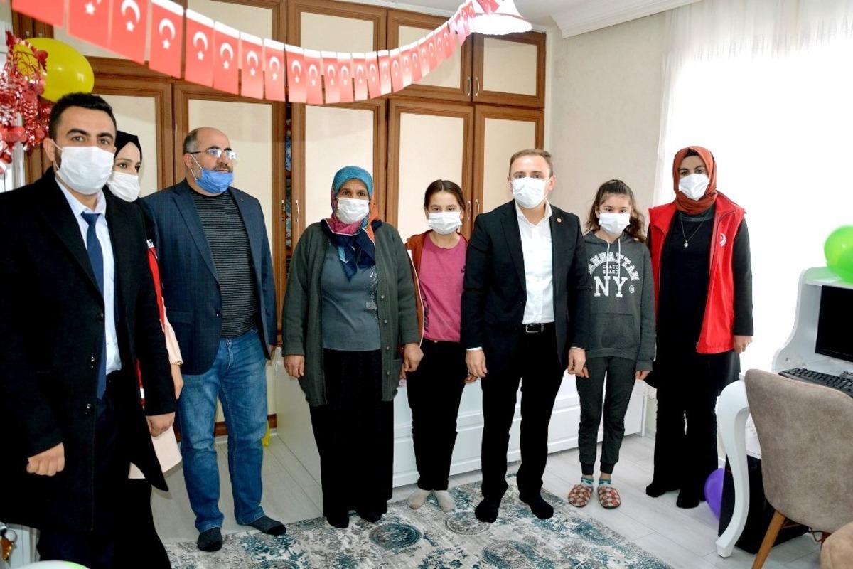 Araban&rsquo;da yetim ve &ouml;ks&uuml;z &ccedil;ocukların y&uuml;zleri g&uuml;l&uuml;yor