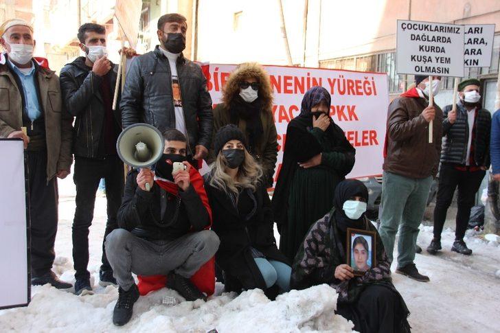 HDP il binası önünde ’Evlat Nöbeti’ ikinci haftasında G2