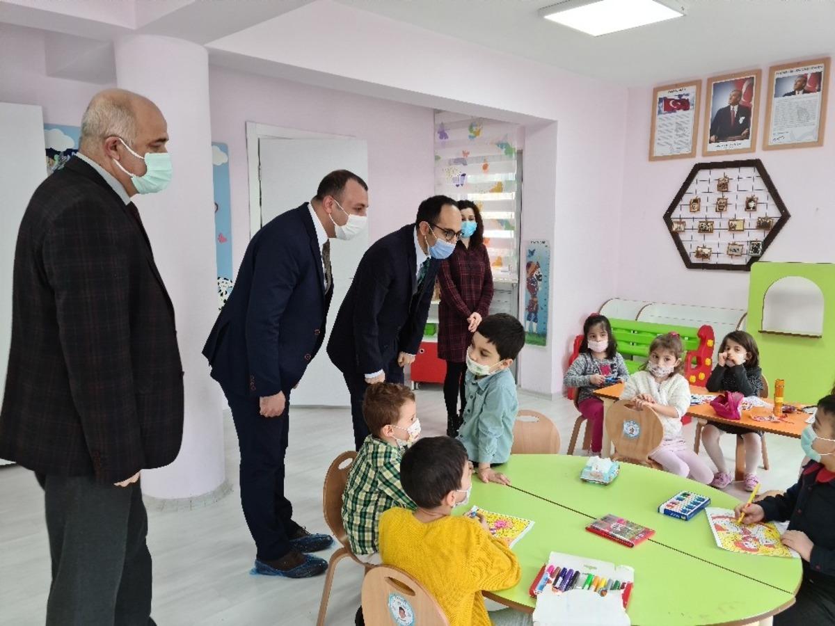 Alaplı&rsquo;da y&uuml;z y&uuml;ze eğitim g&ouml;ren anaokulu &ouml;ğrencileri karne heyecanı yaşadı
