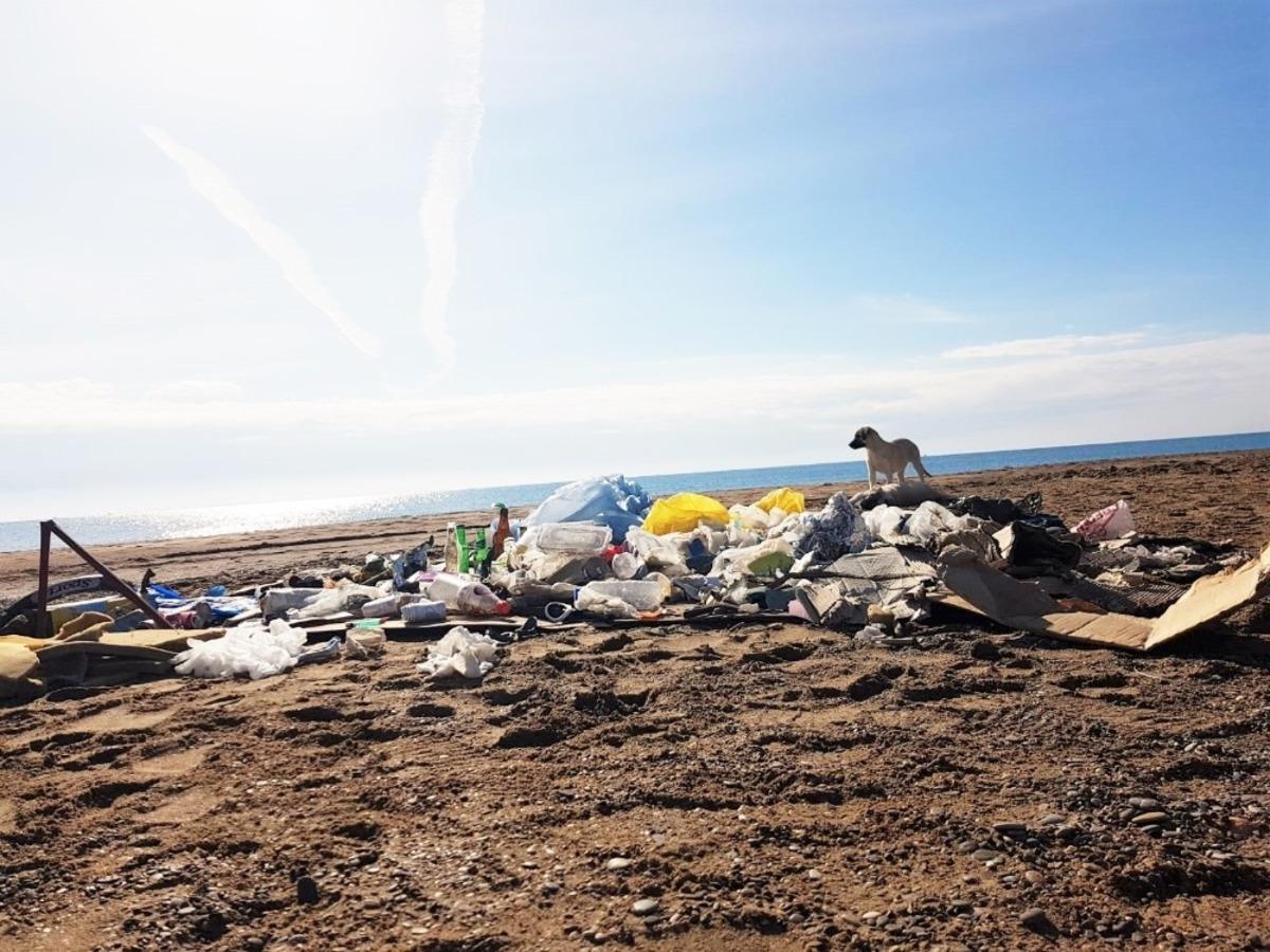 Kumk&ouml;y&rsquo;de plaj temizliği