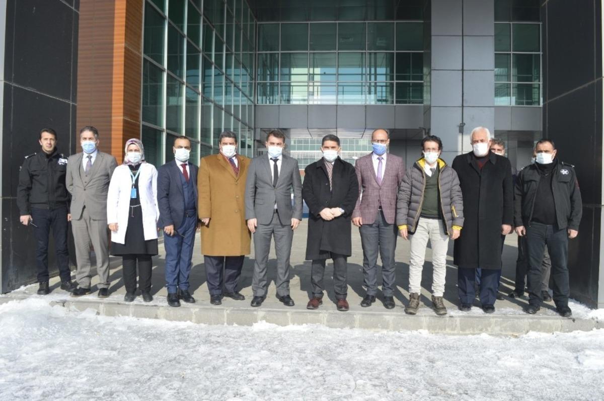 Milletvekili &Ccedil;elebi Ağrı Eğitim ve Araştırma Hastanesi&rsquo;nde incelemelerde bulundu