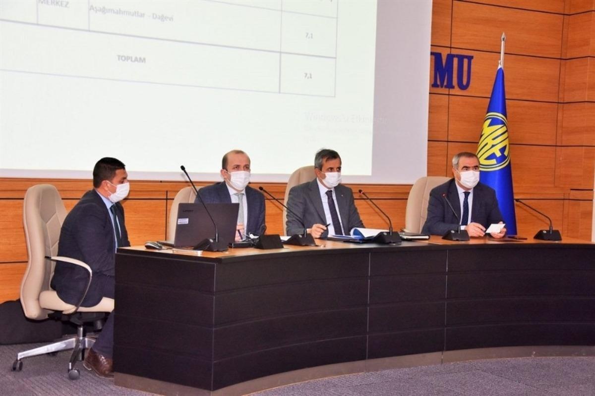 Vali Sezer, "İ&ccedil;me suyu olmayan k&ouml;y&uuml;m&uuml;z kalmasın istiyoruz"