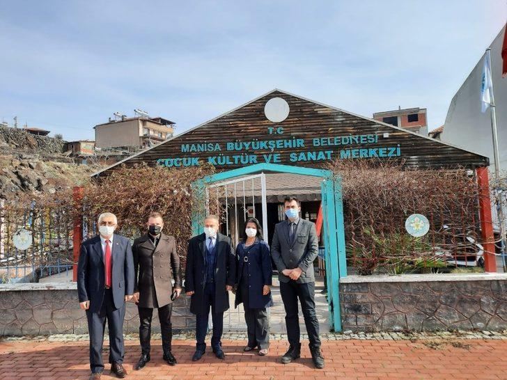 Manisa Büyükşehir’den ilçelerdeki eğitim birimlerine ziyaret G2