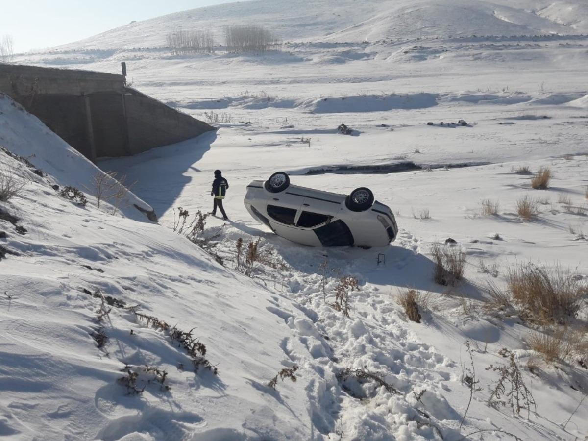 Kontrolden &ccedil;ıkan otomobil takla attı: 3 yaralı