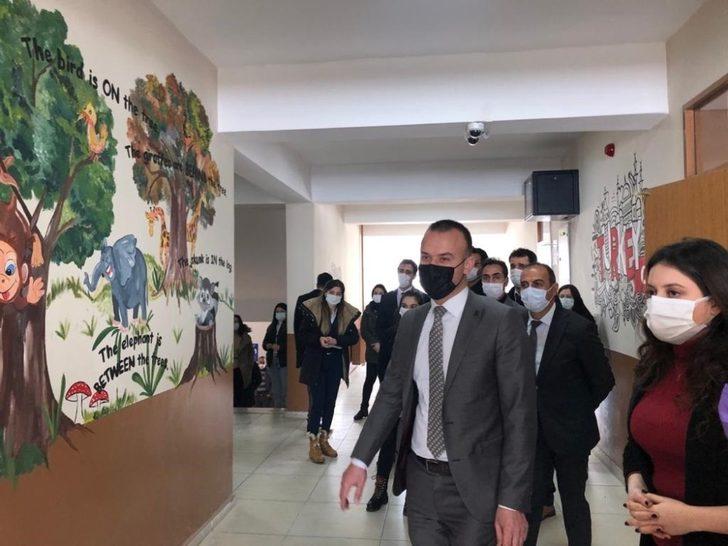 Ağrı Milli Eğitim Müdürü Tekin, Patnos ilçesindeki dil sokaklarının açılışlarını gerçekleştirdi G5