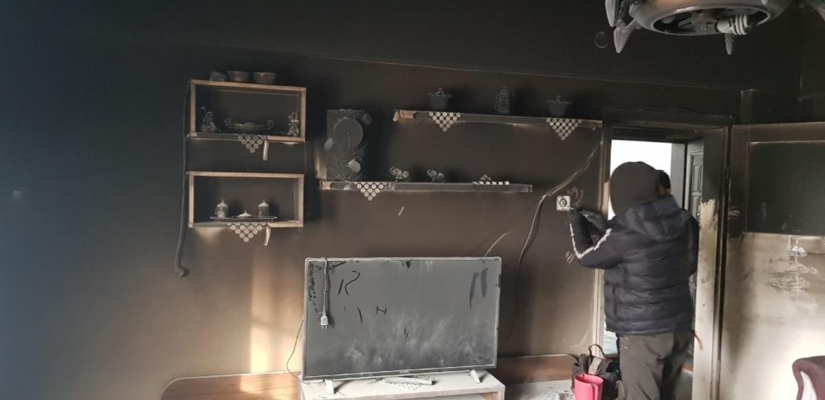 Aşkale&rsquo;de &ccedil;ıkan yangında ev kullanılamaz hale geldi