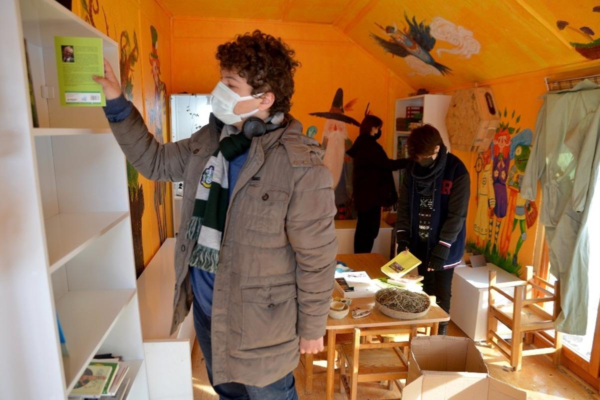 Yery&uuml;z&uuml; Ekoloji Okulu&rsquo;na kitap desteği