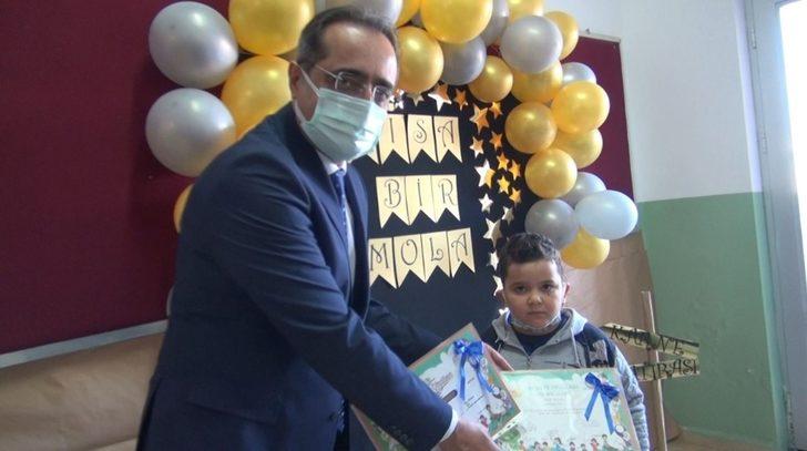 Nezaket okulu öğrencileri karne heyecanı yaşadı G1