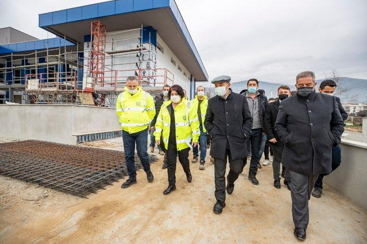 Soyer çifti, pazar alışverişini Bayındır üreticisinden yaptı G3