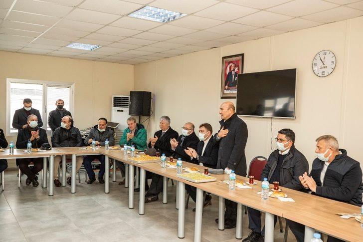 Soyer çifti, pazar alışverişini Bayındır üreticisinden yaptı G5