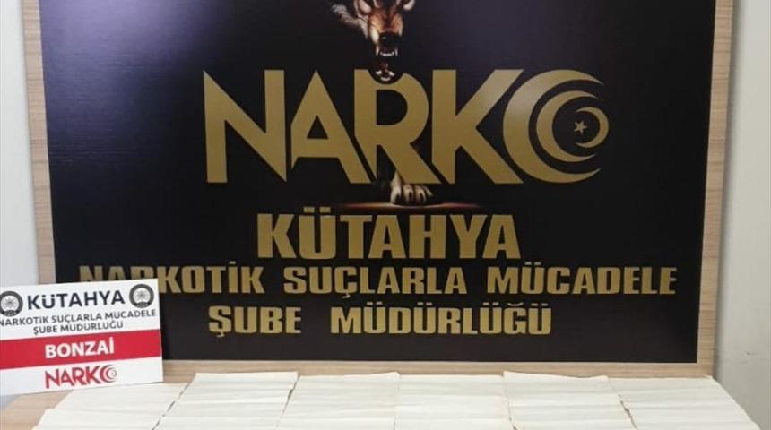 K&uuml;tahya'da kağıda emdirilmiş sentetik uyuşturucu ele ge&ccedil;irildi