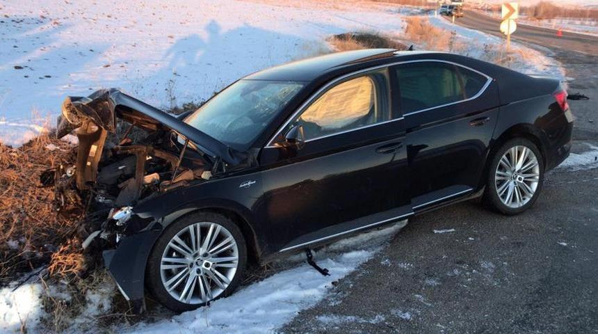 G&uuml;m&uuml;şhane&rsquo;de feci kaza: 1 &ouml;l&uuml;, 2 yaralı