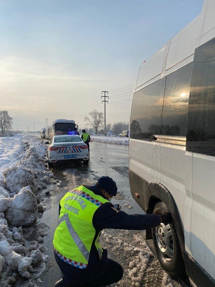 Jandarmadan ’kış lastiği’ denetimi G4