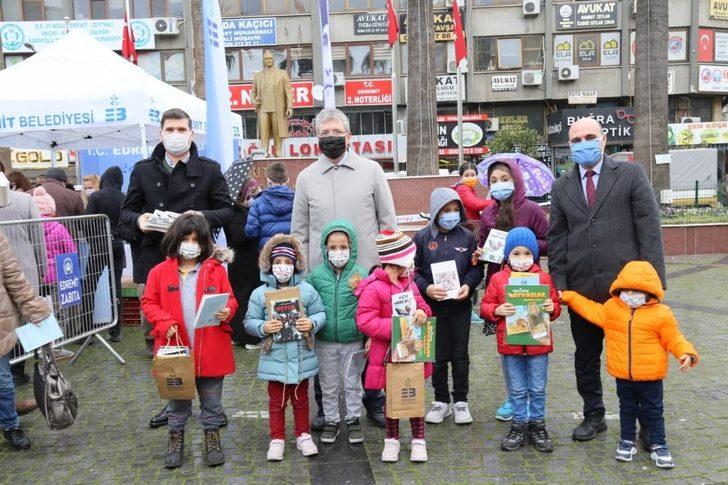 Edremit Belediyesi’nden çocuklara karne hediyesi 15 bin kitap G1