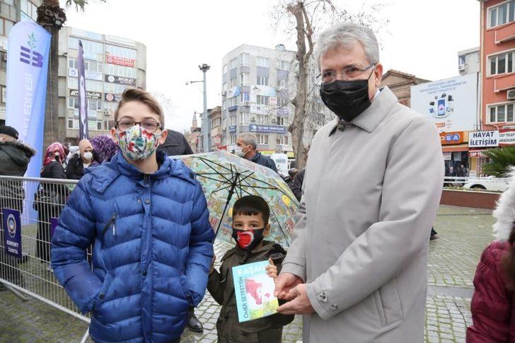 Edremit Belediyesi’nden çocuklara karne hediyesi 15 bin kitap G2