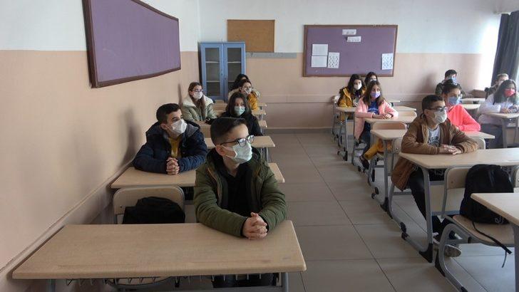 8. ve 12. sınıflar için isteğe bağlı yüz yüze eğitim başladı G1