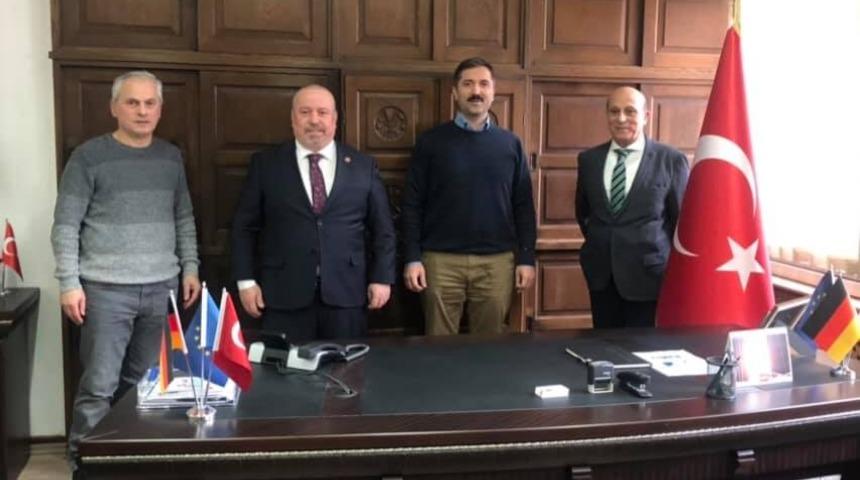 Yurt dışındaki T&uuml;rk k&ouml;kenli iş insanlarına moral desteği