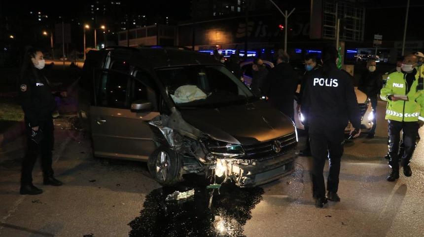 Polisten ka&ccedil;arken kaza yaptı, yakalanınca aracı kullanmadığını s&ouml;yledi