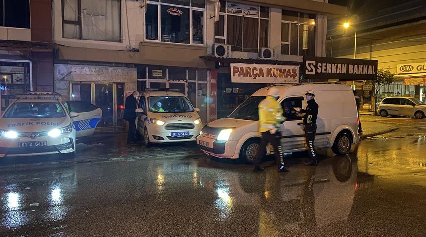 Kısıtlamayı ihlal eden alkoll&uuml; s&uuml;r&uuml;c&uuml;: Arabamı almayın kurban olayım