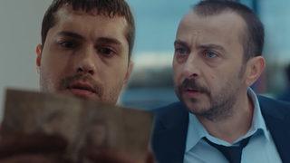 Son Yaz 4. bölüm final sahnesinde Akgün'ü yıkan gerçek! Son Yaz'da Savcı Selim'in Akgün'ün annesiyle olan sırrı ne?