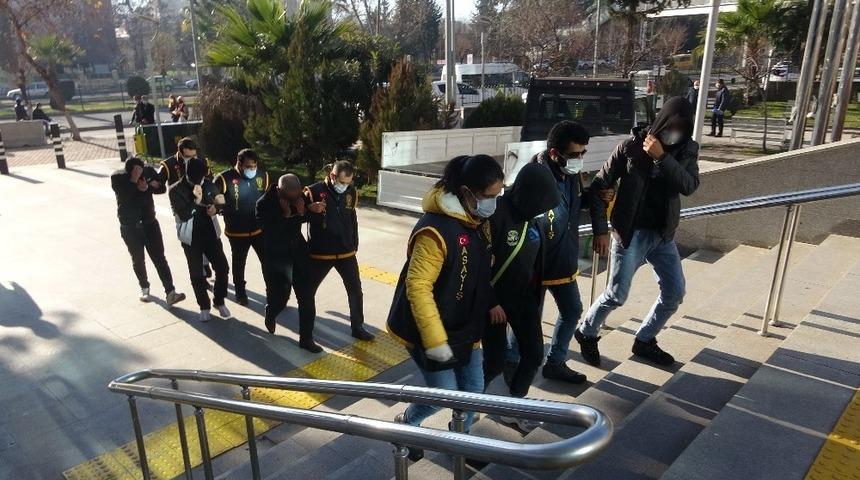 Fuhuş operasyonunda 6 şahıs tutuklandı