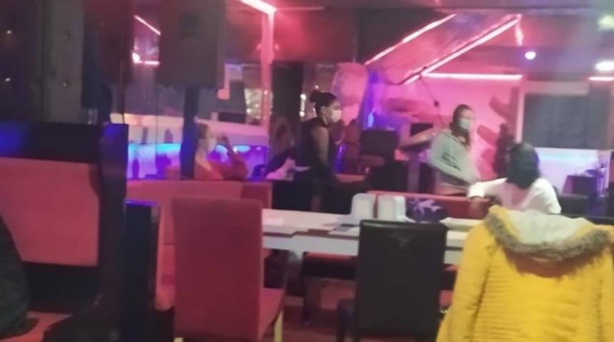 Eğlence mekanına baskın yapıldı, 15 kişiye 47 bin lira ceza uygulandı