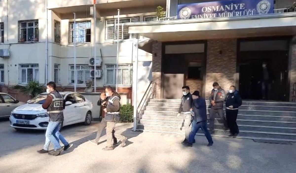 Organik &uuml;r&uuml;nlerini sosyal medyada tanıtan vatandaşları dolandıran şebeke &ccedil;&ouml;kertildi